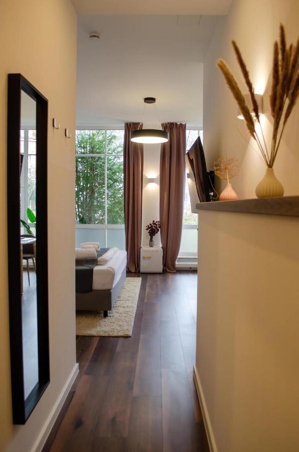 Homely 7 - Elegant Self-check-in For Urban Travelers